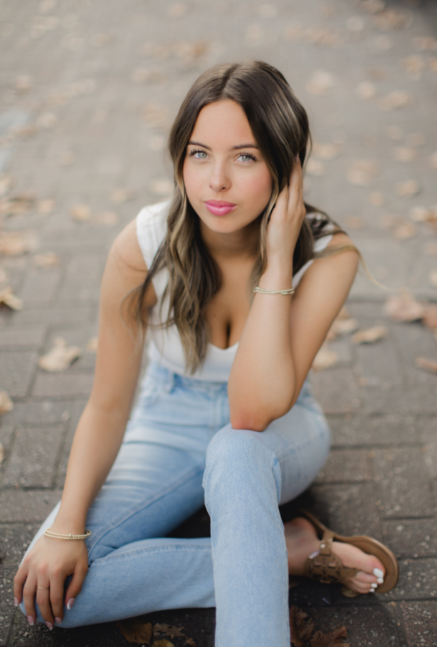 Senior Picture making pose